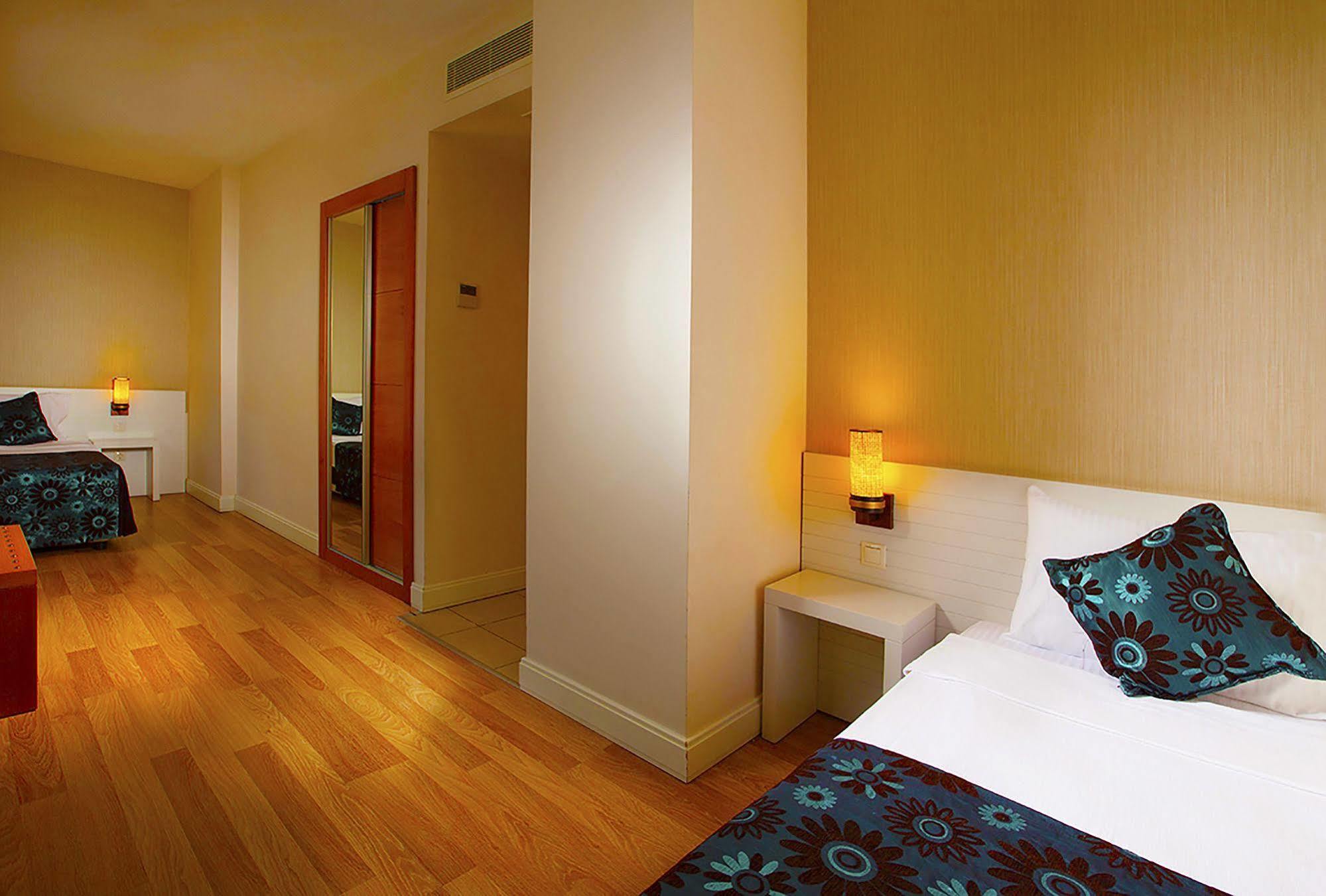 Diamond Beach Hotel & Spa Side Exterior foto